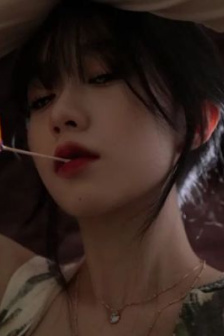 晚上爷爷总是压在妈妈肚子上睡觉